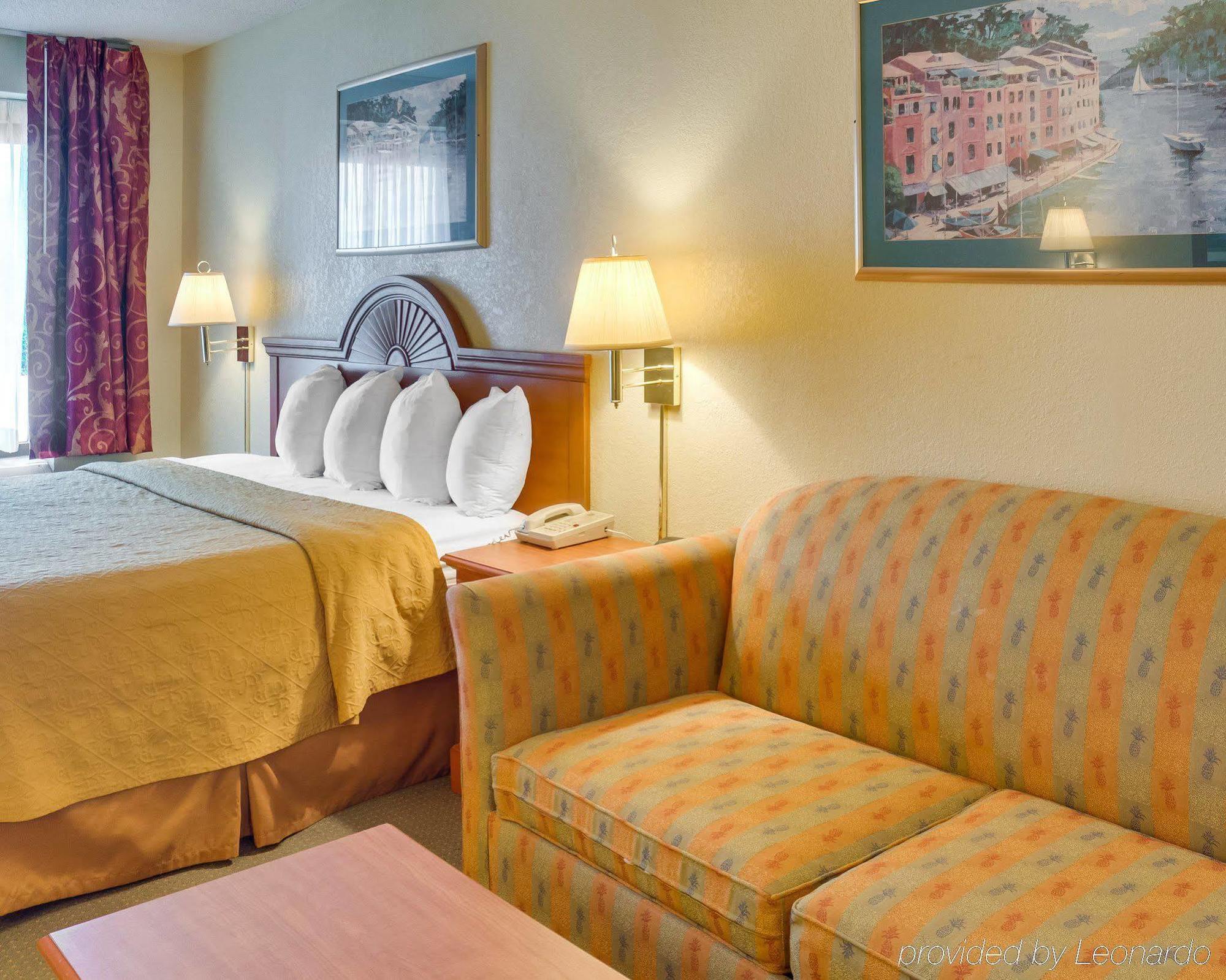 Econo Lodge Naval Station Norfolk Exterior photo